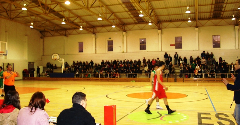 Basquetebol: FAC vence BC Barcelos por 52-50 em partida disputada até ao  último minuto » Fama Rádio e Televisão