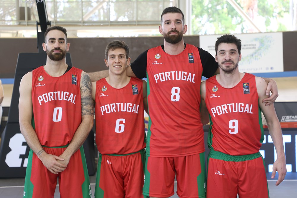 Portugal lidera a pré-qualificação e aproxima-se do Europeu de basquetebol  - JPN