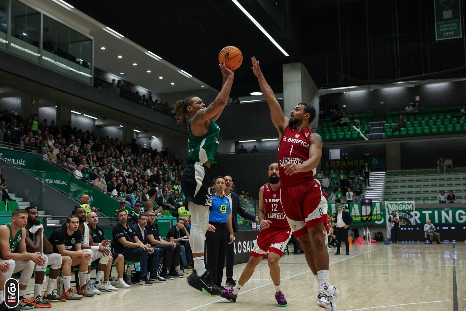 SPORTING LEVA A MELHOR SOBRE BENFICA COM VITÓRIA DE 93-87 NO JOGO 2 DA  FINAL DA LIGA BETCLIC DE BASQUETEBOL - TV Guadiana